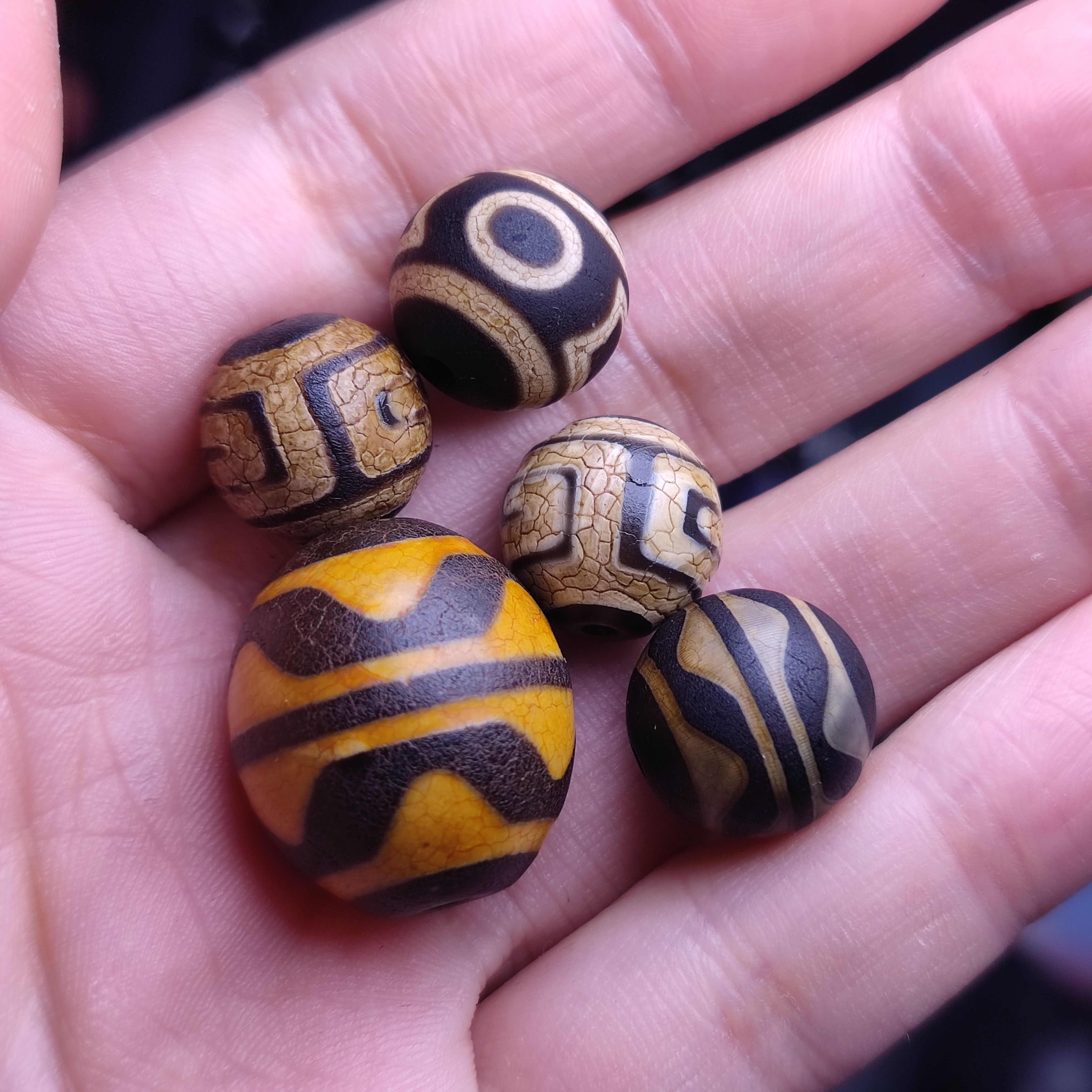 西藏虎牙火供玛瑙桶珠达洛天珠配饰手工diy散珠