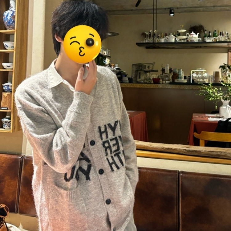 韩系字母提花V领开衫毛衣