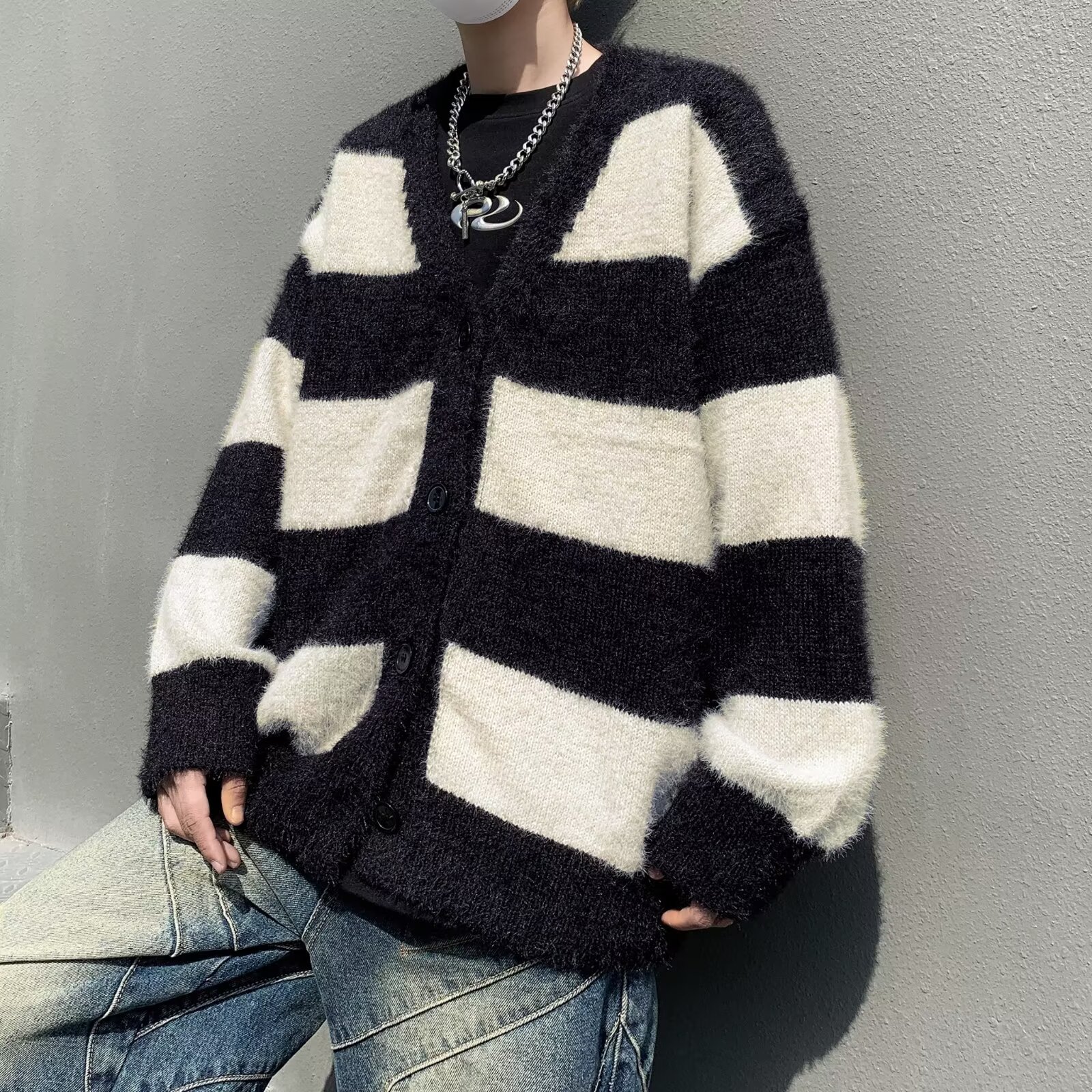 美式撞色V领开衫毛衣男