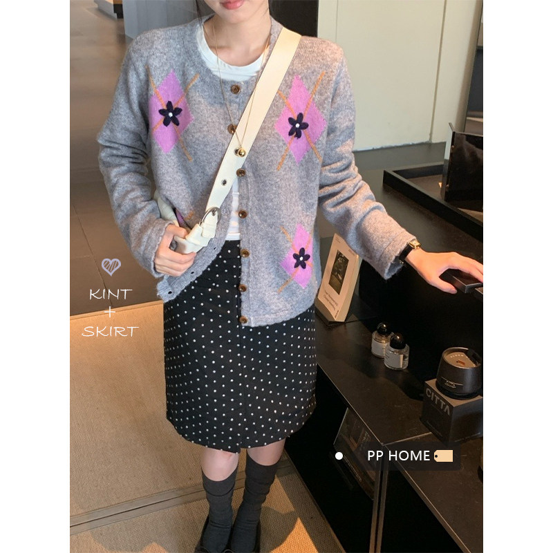 日本offcat灰色设计感花朵圆领毛衣外套女秋季韩系温柔风宽松针织