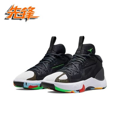 JORDAN男子耐磨中帮东契奇篮球鞋