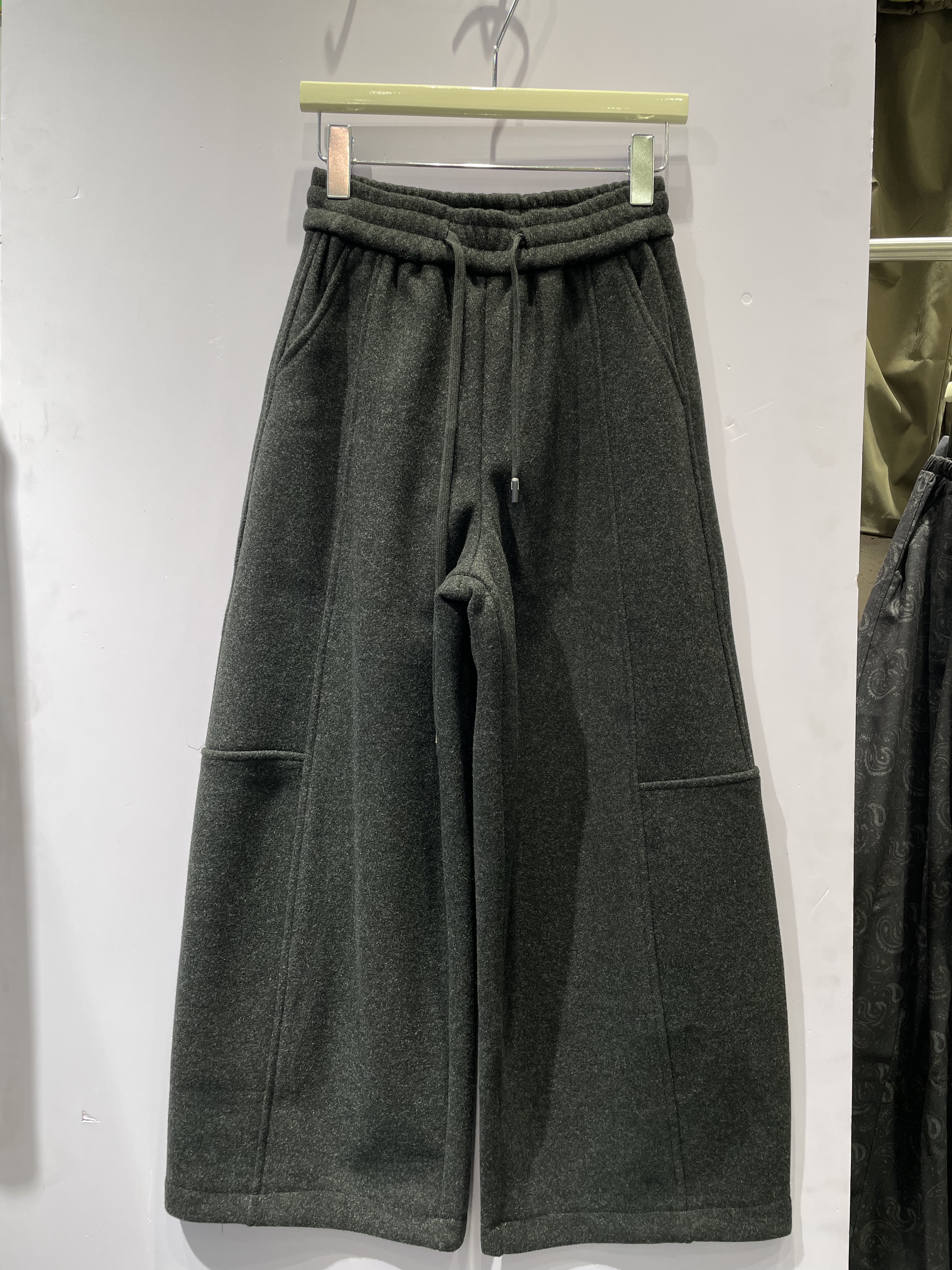 欧妮时格2688冬季加厚加绒高腰显瘦休闲裤女直筒阔腿小个子九分裤