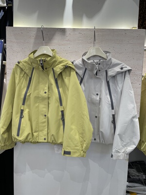 玟裙5A20秋季新品韩版时尚休闲百搭小个子连帽冲锋衣减龄短外套女