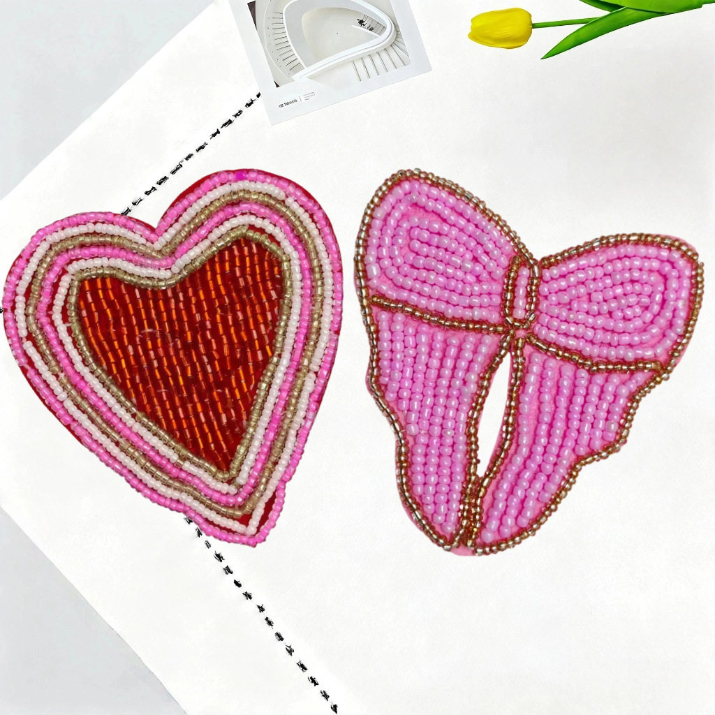 外贸批发创意心形蝴蝶结钉珠布贴diy服装钥匙扣书包挂饰辅料