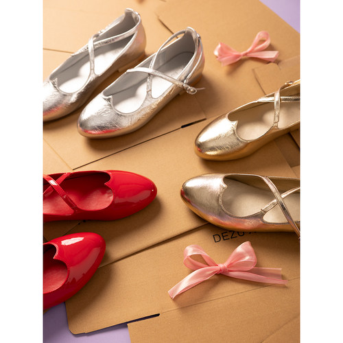 薮椿爱心镂空交叉带玛丽珍平底鞋