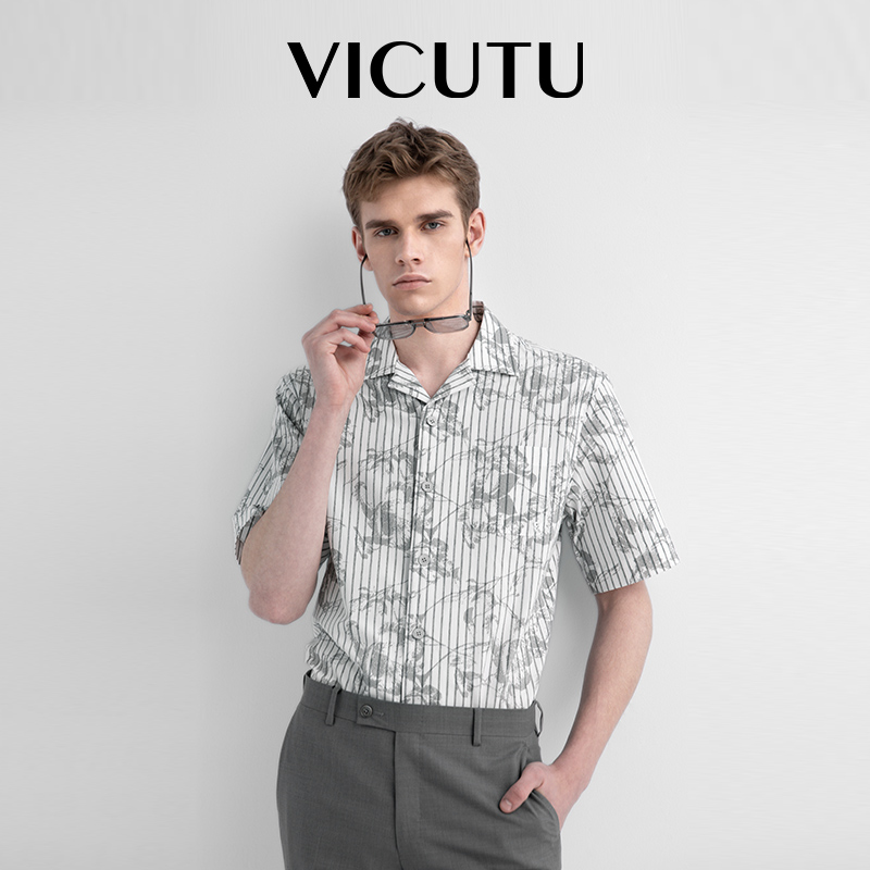 新款时尚潮流印花短袖衬衫