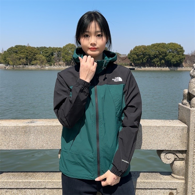北面男款户外休闲防风防水冲锋衣