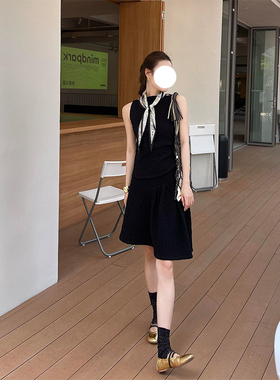 K2 ONLINESTORE 肌理感圆领无袖背心上衣女黑色高腰a字半身裙套装