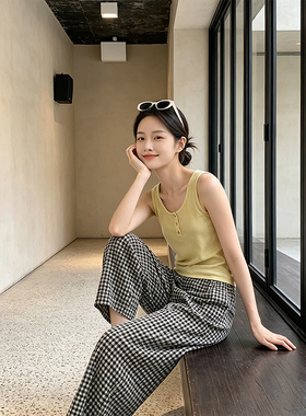 K2 ONLINESTORE 简约宽松百搭纽扣u领吊带背心女黄色修身针织上衣