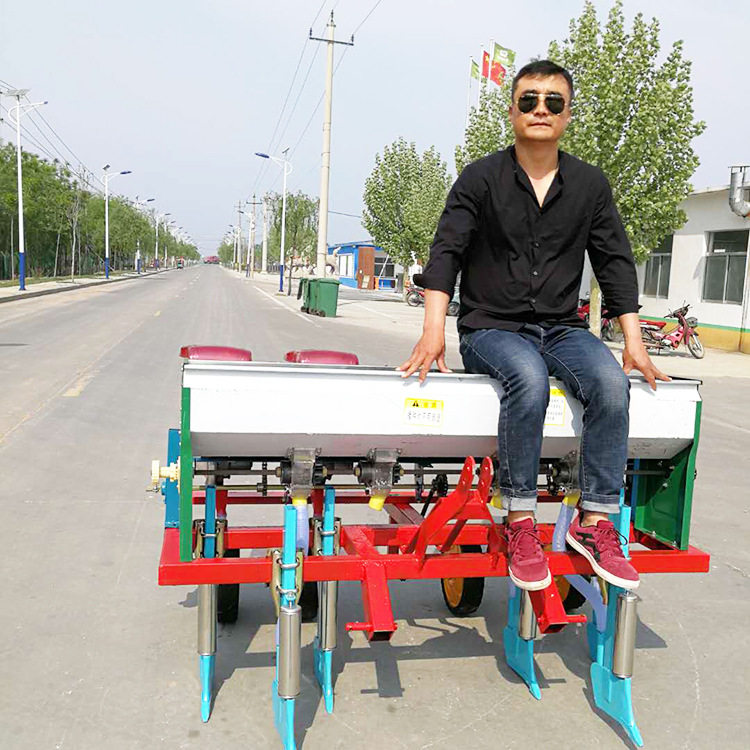 大豆玉米谷物精播机可订做施肥免耕四轮车带播种机