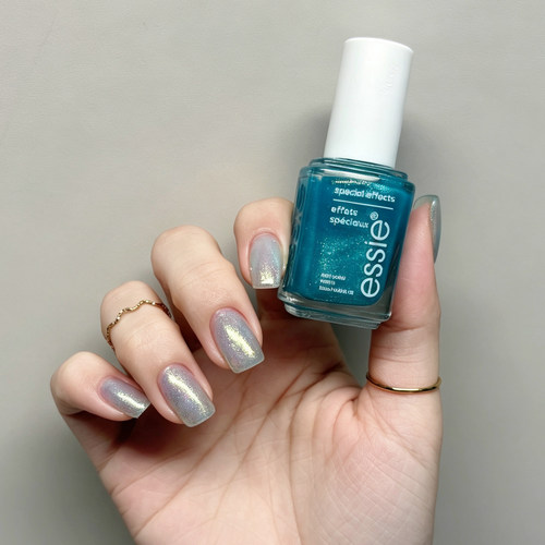 ESSIE37蓝金偏光指甲油