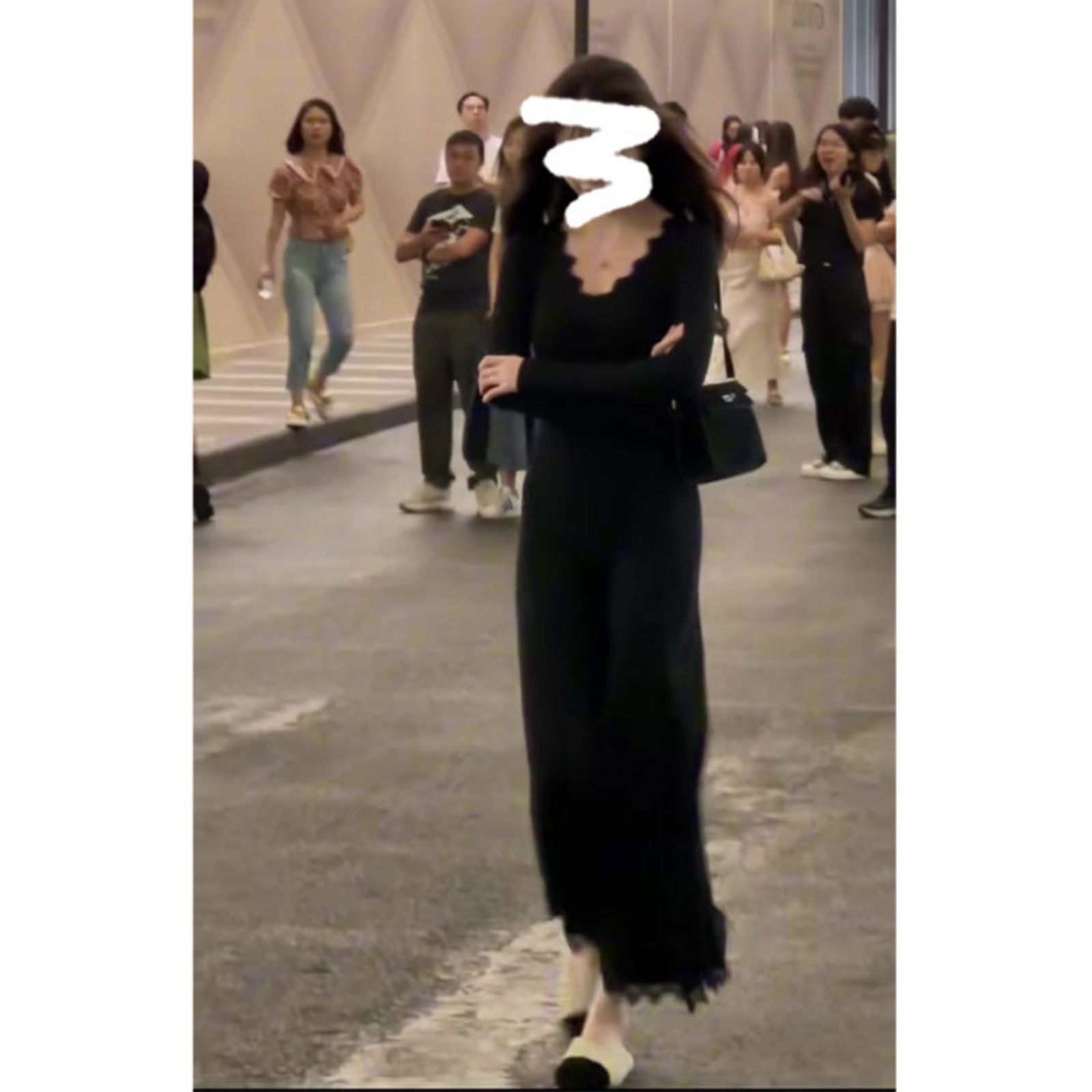 黑色鱼尾蕾丝打底连衣裙子女装早秋季2025新款包臀裙法式气质长裙