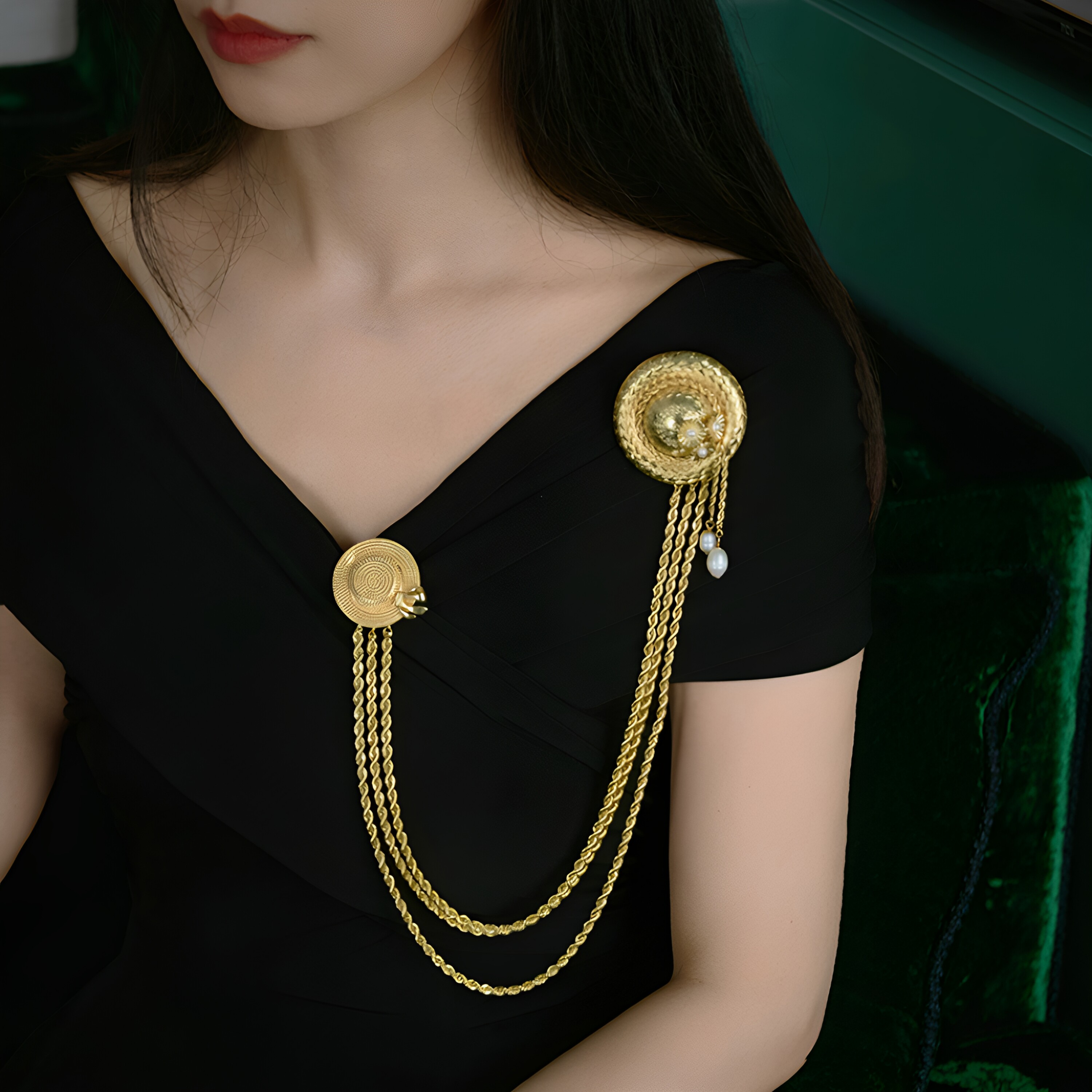 远方来信 vintage经典链条流苏双别针设计 精细手工纹理黄金胸针