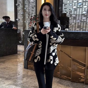 音符新款慵懒风针织开衫2025秋冬宽松黑白今年爆款毛衣女上衣外套