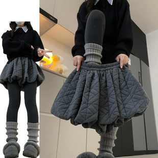 韩系慵懒风灰色高腰花苞裤女2026新款温柔感宽松显瘦a字菱格短裤