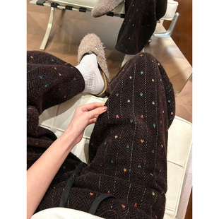 棕咖色小众人字纹阔腿裤女秋冬2026新款慵懒感高腰爱心刺绣拖地裤