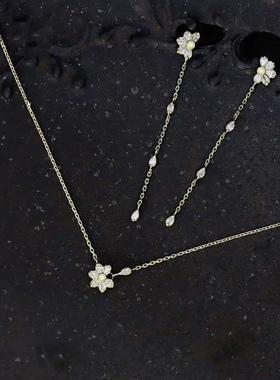 Ordi秋季新款花朵白托帕石项链小清新花瓣长款耳线耳钉