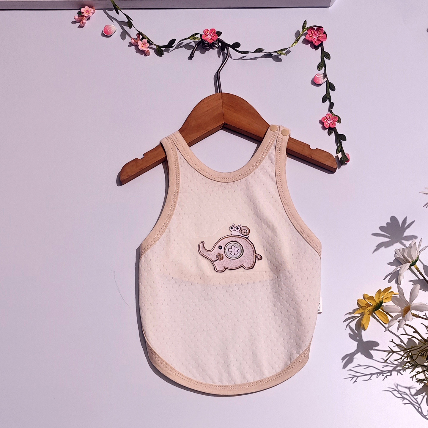 仪佳可可儿童肚兜背心式卡通小象印花舒适可爱婴幼儿内搭上衣
