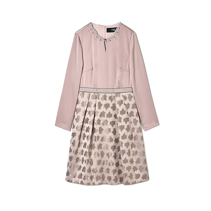 减龄中裙花边圆领连衣裙