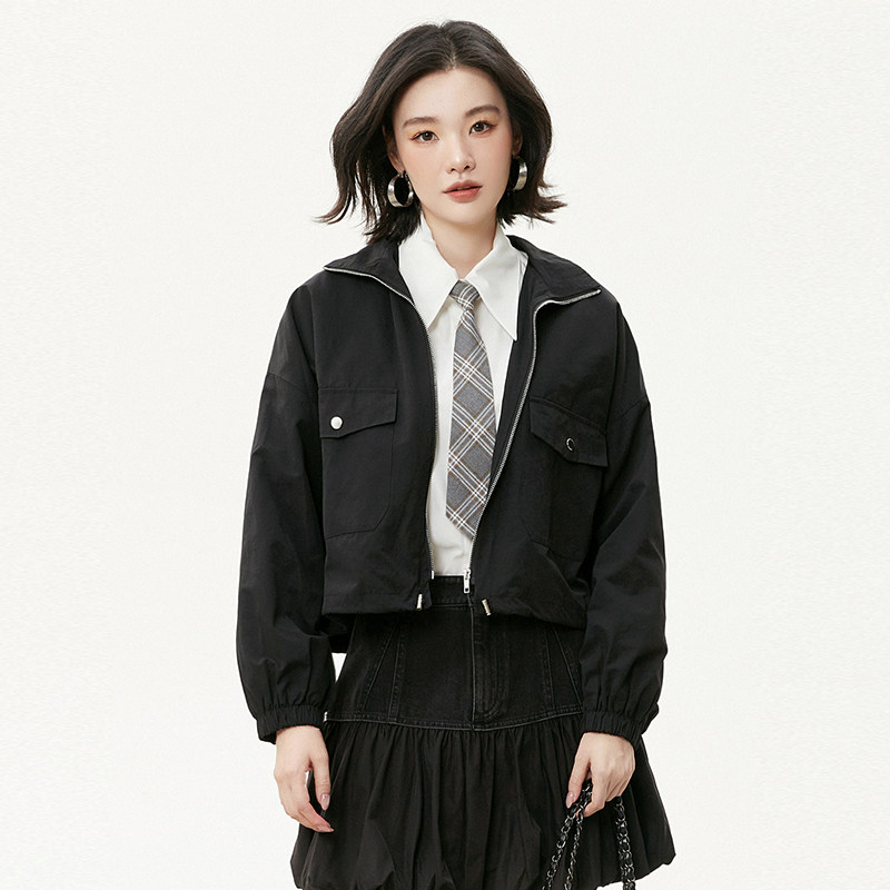 2025年秋装Outlets专柜 高端YJ系列运动风长袖上衣减龄立领外套女