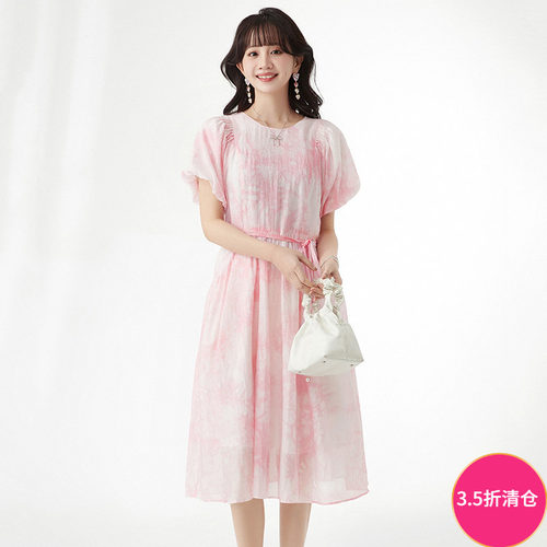温柔风灯笼袖圆领连衣裙