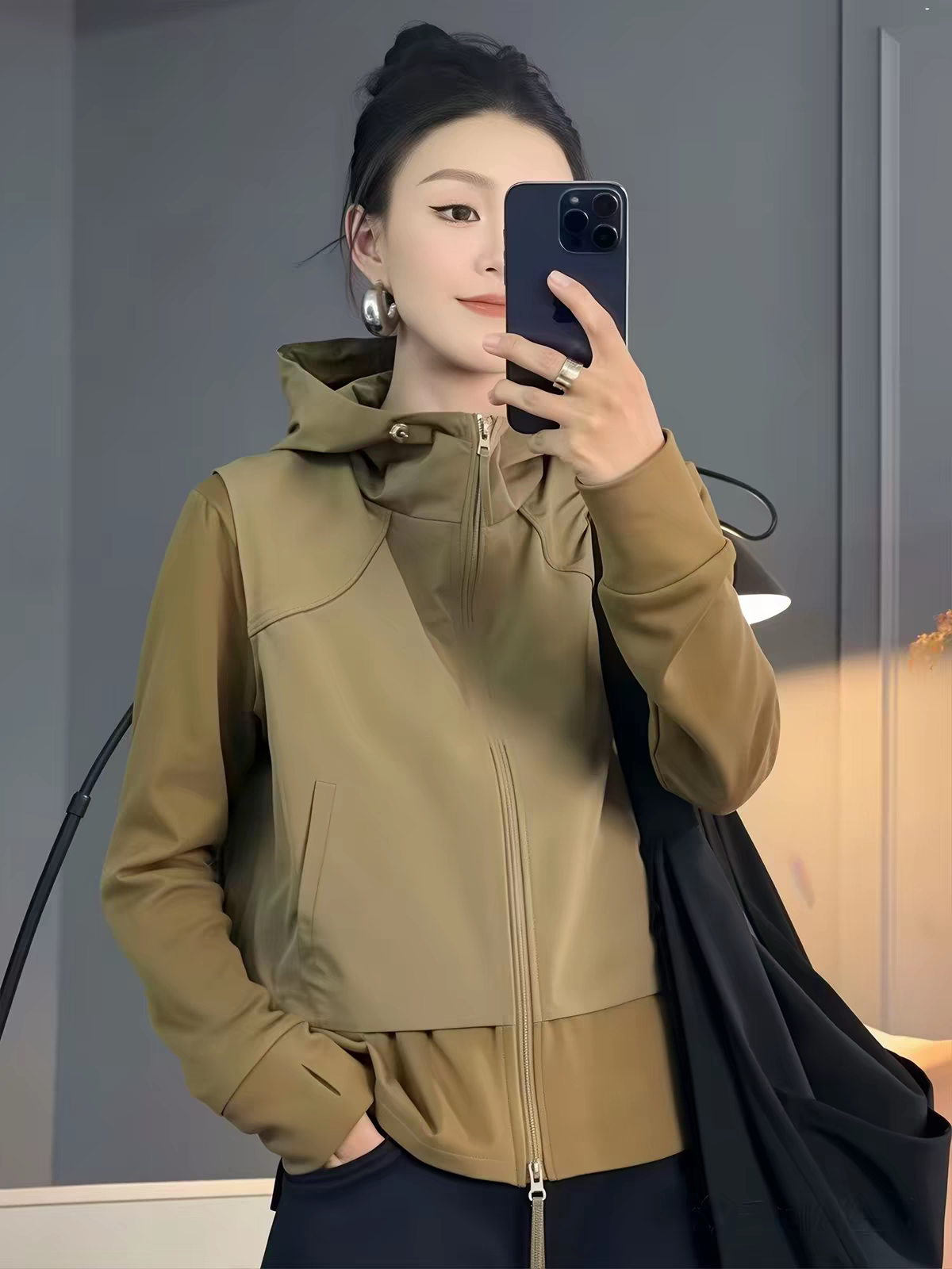 休闲百搭连帽马甲假两件上衣2026秋季新款时尚显瘦外套拉链开衫女