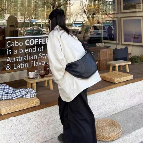 网红包包中号牛角包可颂包饺子包