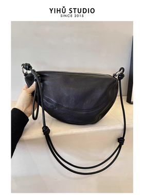 羊皮饺子包真皮包包女新款腋下韩版小众马鞍牛角包百搭斜挎单肩包