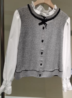 英26C-X2029商场同款春装2026款时尚显瘦洋气灯笼袖减龄拼接上衣