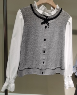 X2029商场同款 显瘦洋气灯笼袖 春装 时尚 减龄拼接上衣 2026款 英26C