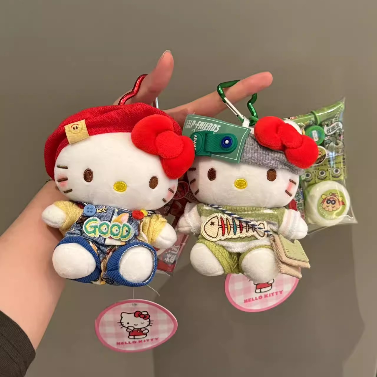 日本代购食玩系列KT毛绒公仔包挂件可爱玩偶钥匙扣创意礼物送女生