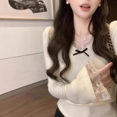 白色小香风蕾丝V领针织打