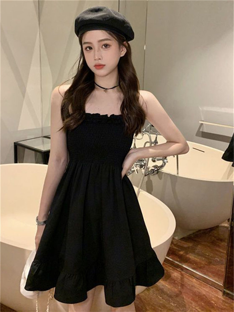 法式茶歇桔梗裙子小个子夏装搭配显高冷淡高级感黑色吊带连衣裙女