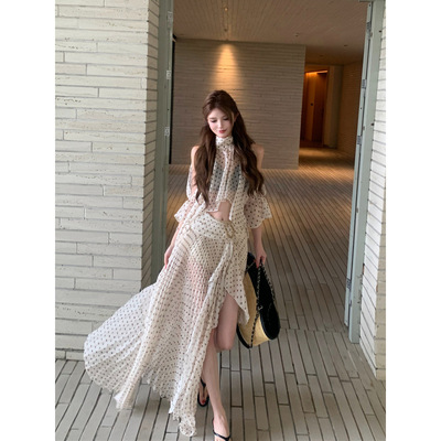 昕可达 浪漫曲调2026春夏新款露肩波点上衣女高腰显瘦半身裙套装