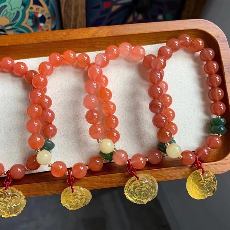 女款南红玛瑙9.5mm手链搭配金绞蜜碧玉双头莲花珠牡丹花吊坠古风