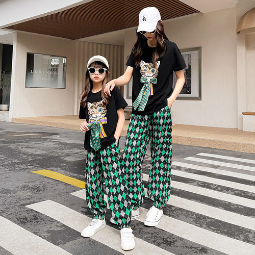 Net red fried Street parent-child clothes 2022 summer new fashion foreign style checkerboard cat head mother's clothes trousers leisure suit