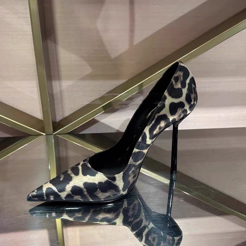 缎面豹纹尖头高跟鞋女