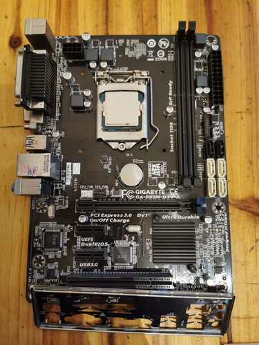 拆机技嘉B85M-D3V-A+i34160