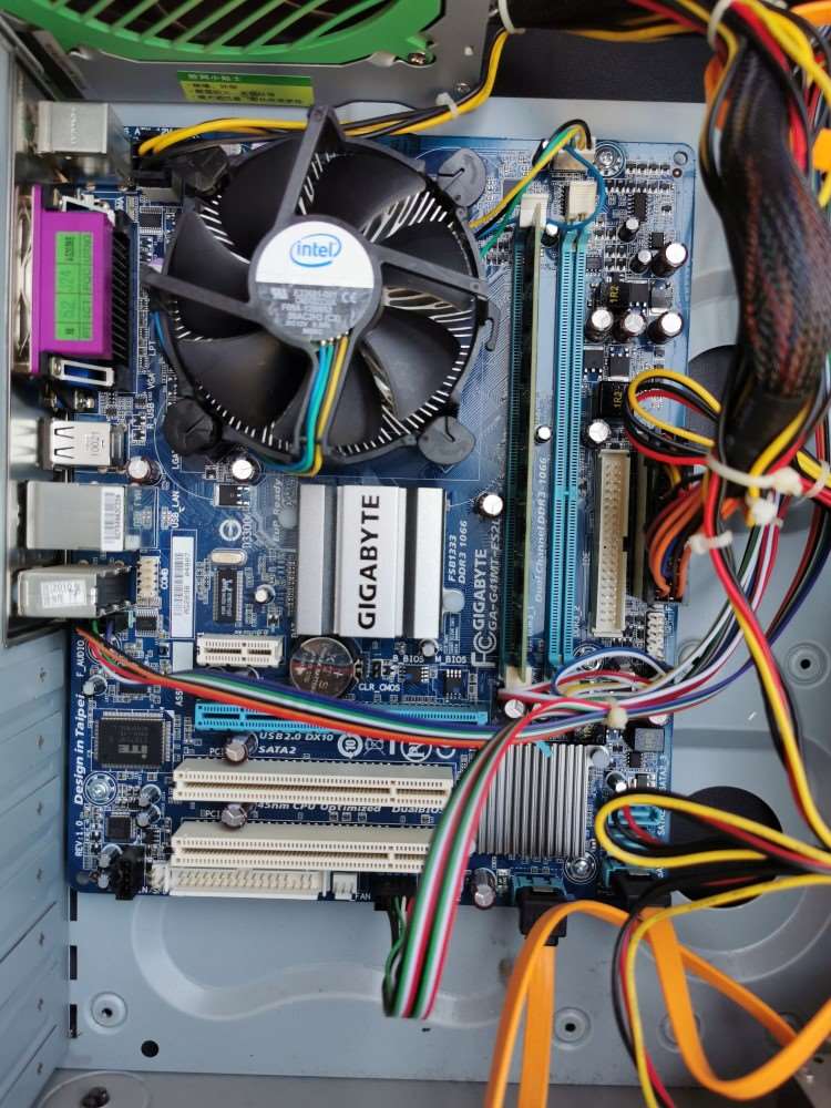 拆机技嘉G41板+E5400U成色很新的光主板和CPU没