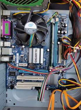 拆机技嘉G41板+E5400U成色很新的光主板和CPU没