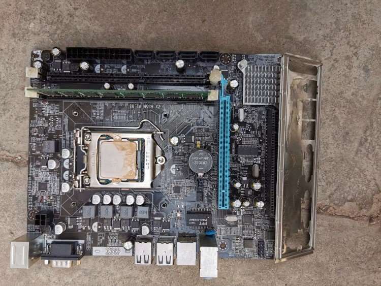 拆机i7860主板+CPU套装一起处理了