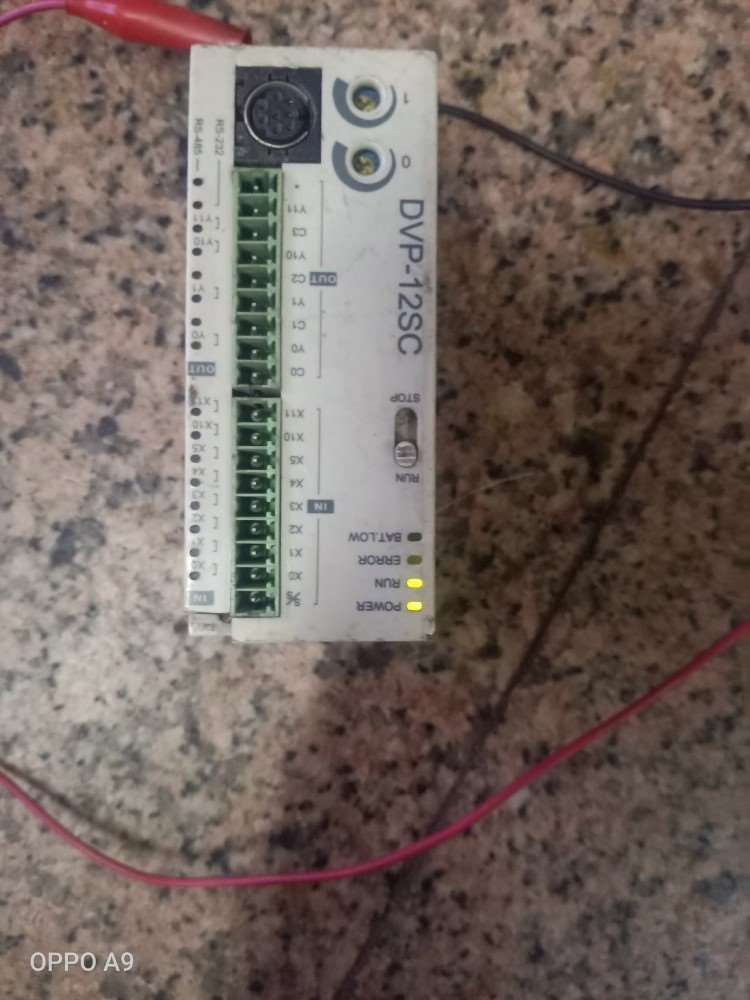 台达DVP12SC11T,成色通电如图实物拍照,外壳一个角有
