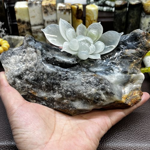 岫玉摆件石上生花出水莲俏色巧雕