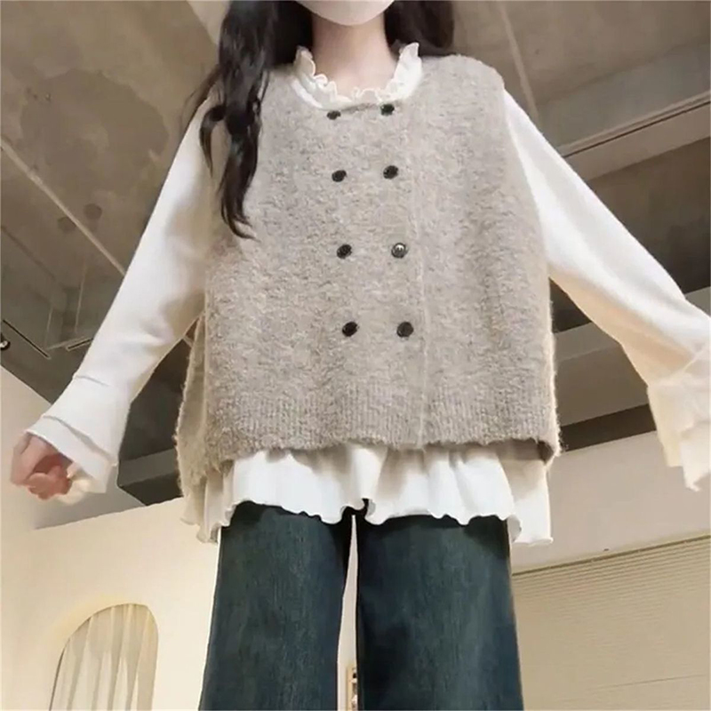 背心毛衣+木耳边长袖衬衫