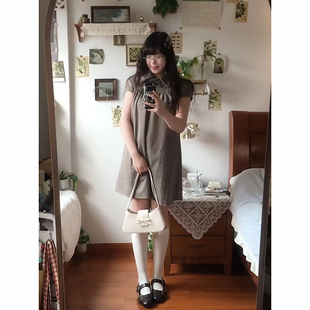 清纯可爱格纹娃娃领连衣裙女学生2026夏季新款宽松显瘦气质短裙子