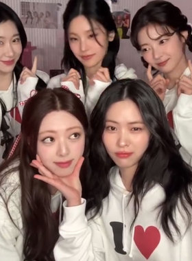 ITZY六周年FM演唱会周边黄礼志申留真同款衣服宽松印花套头连帽衫