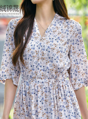 2026夏季新款棉绸连衣裙女时尚修身显瘦中长款旅游度假人造棉裙子