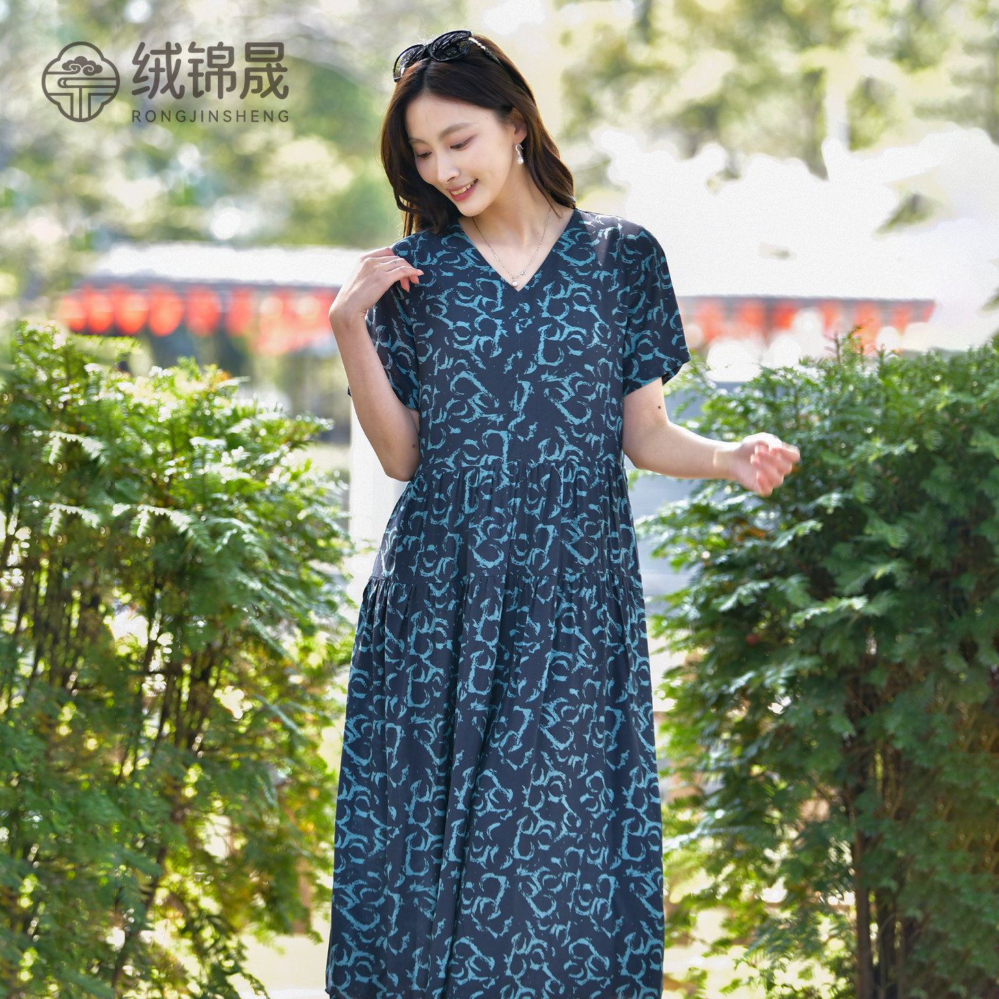 2026夏季新款时尚棉绸连衣裙图片