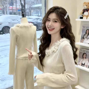 自留强推款 纯欲风v领重工花朵拼接鸵鸟毛打底毛衣打底衫