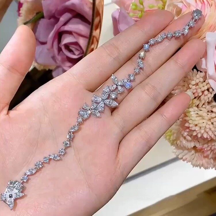 AU750纯18K白金美国进口莫桑石满钻花瓣蝴蝶手链女时尚轻奢手饰潮